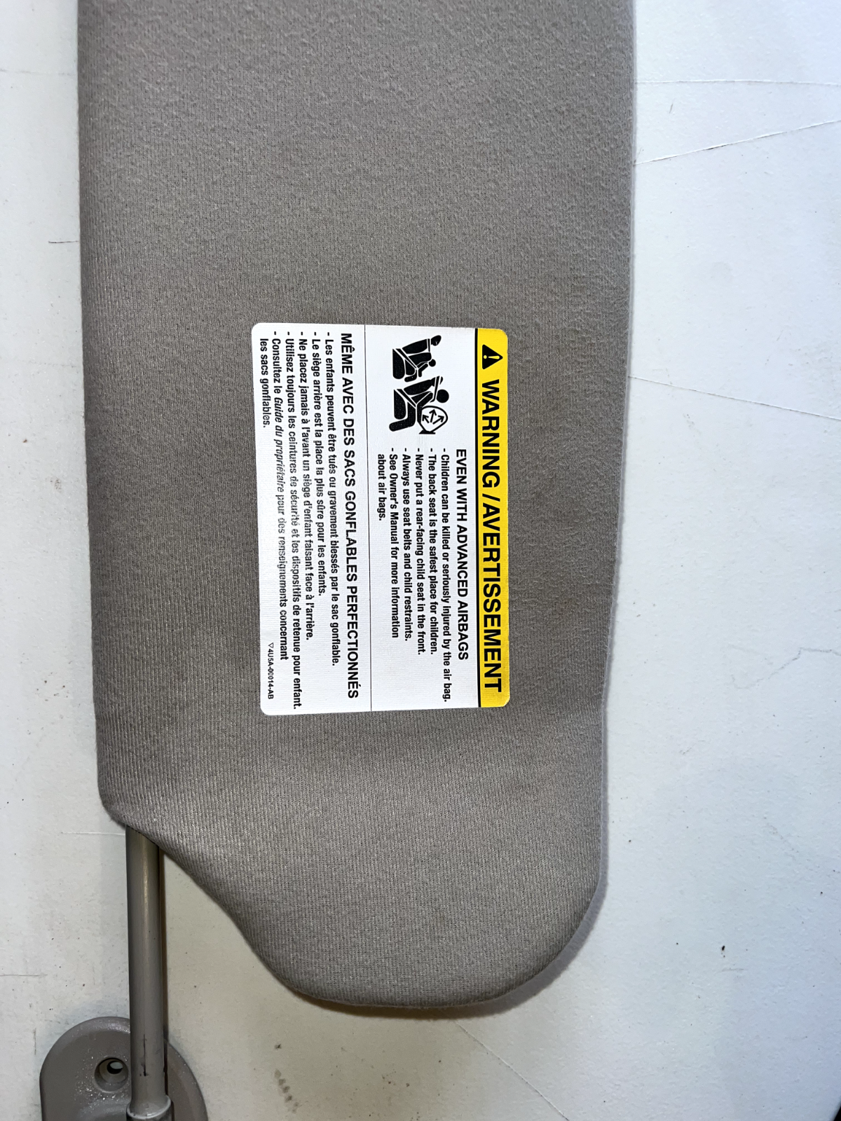 06-10 Ford Explorer Mercury Mountaineer RH Passenger Sun Visor With Light OEM