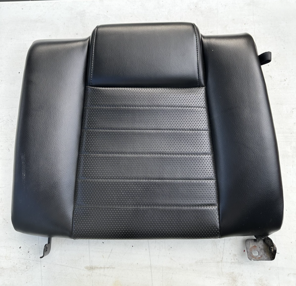 05-09 Ford Mustang Charcoal Black GT Leather Rear Seat Complete W/ Brackets OEM