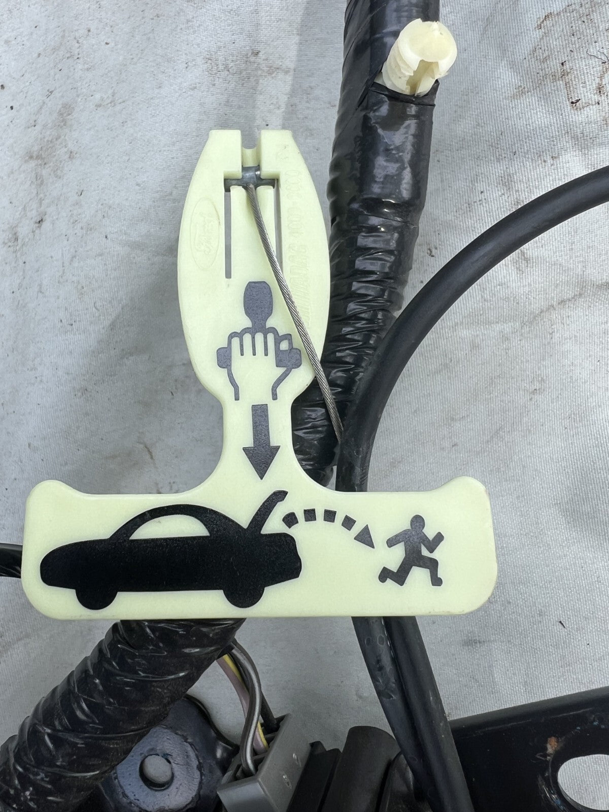 99-04 Ford Mustang Rear Trunk Latch Wiring Harness OEM In Working Order