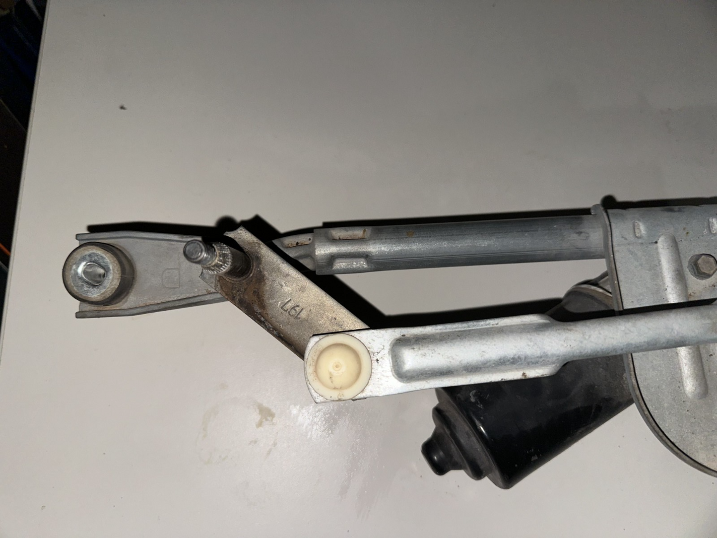 05-07 Ford Mustang Windshield Wiper Motor W/ Linkage OEM In Working Order