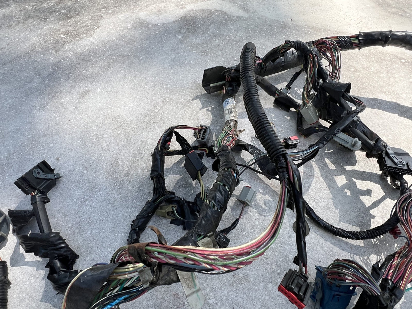 05-06 Ford Mustang Interior Wiring Harness OEM Passenger Side 4R3T-14401-G2818