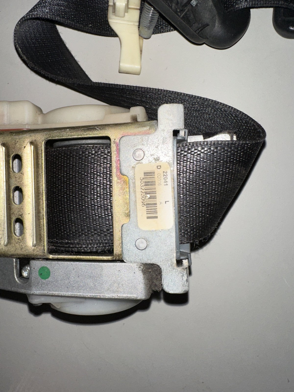 05-06 Ford Mustang Driver Left LH Front Seatbelt With Trim OEM Black Belt
