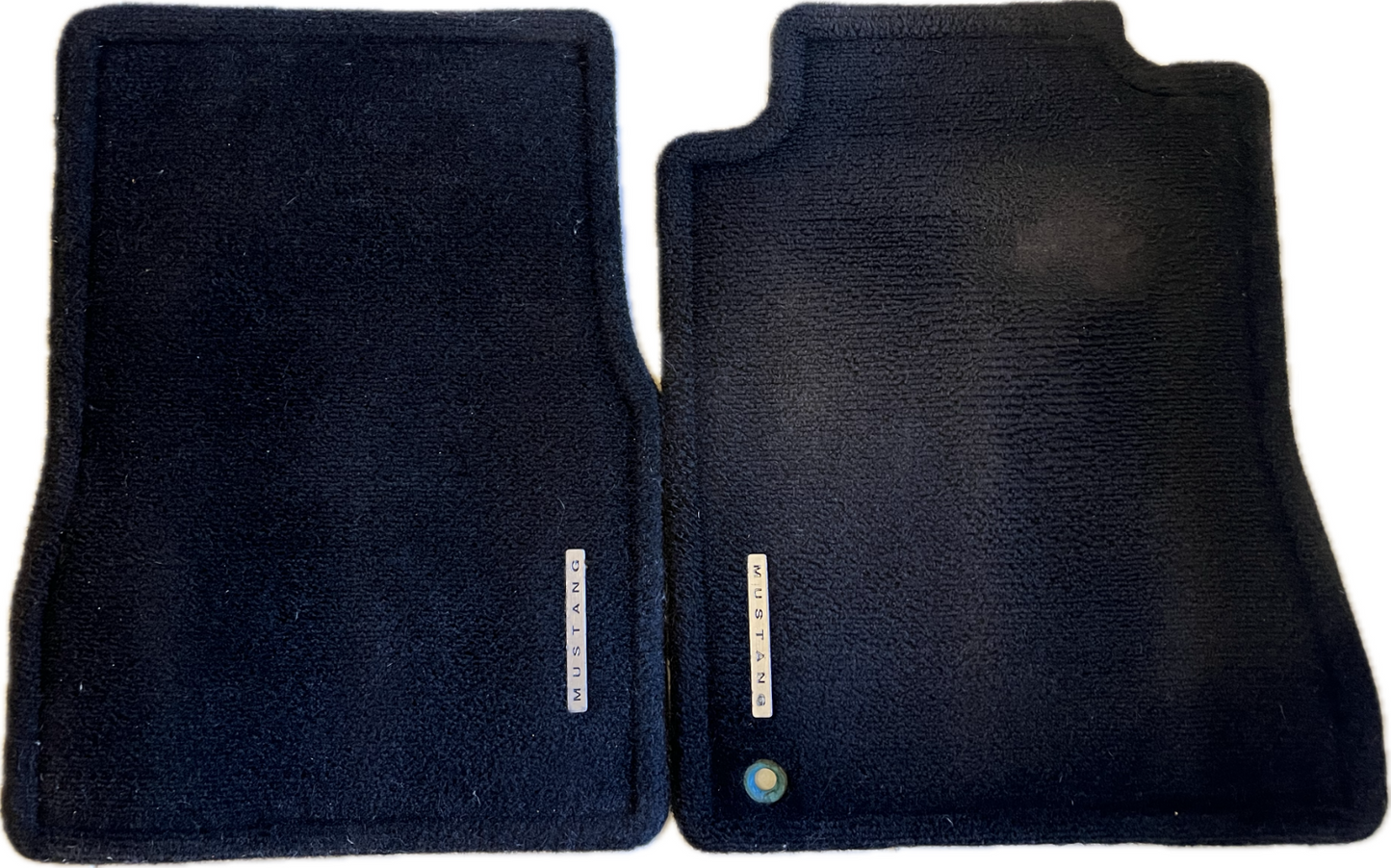 05-09 Ford Mustang Black Carpet Floor Mats OEM Pair With Silver MUSTANG Emblem