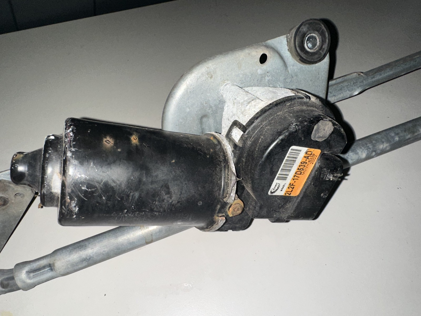 05-07 Ford Mustang Windshield Wiper Motor W/ Linkage OEM In Working Order