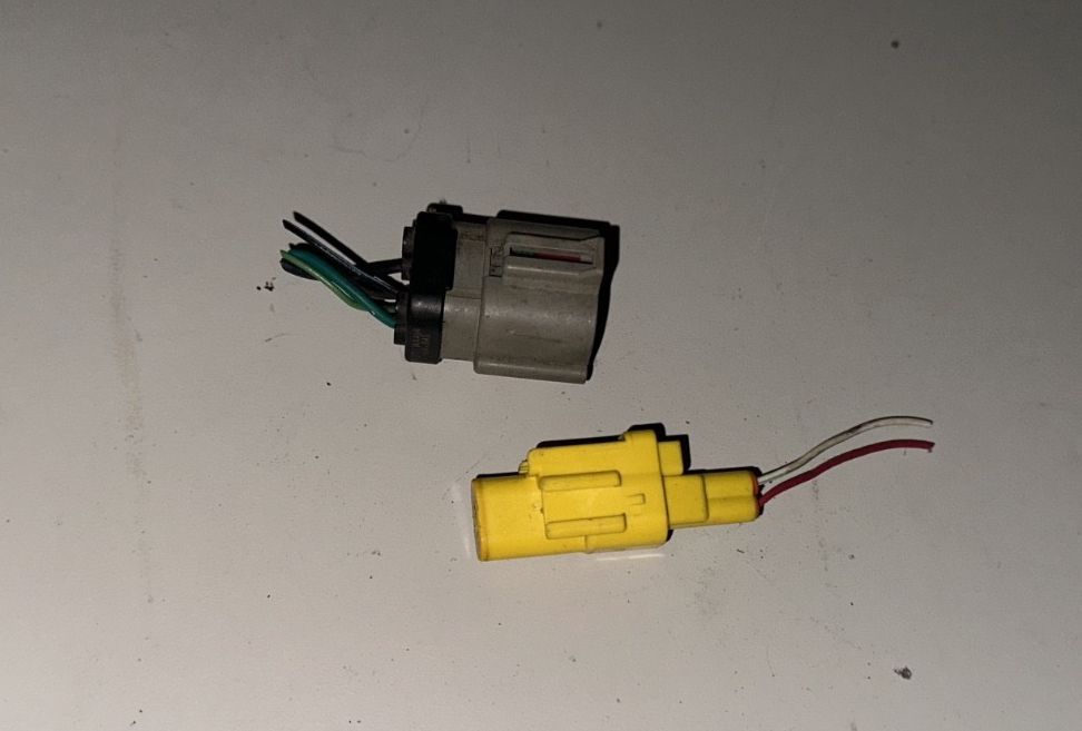 05-09 Ford Mustang Lower Front Seat Wire Plugs Power Seat OEM LH Driver