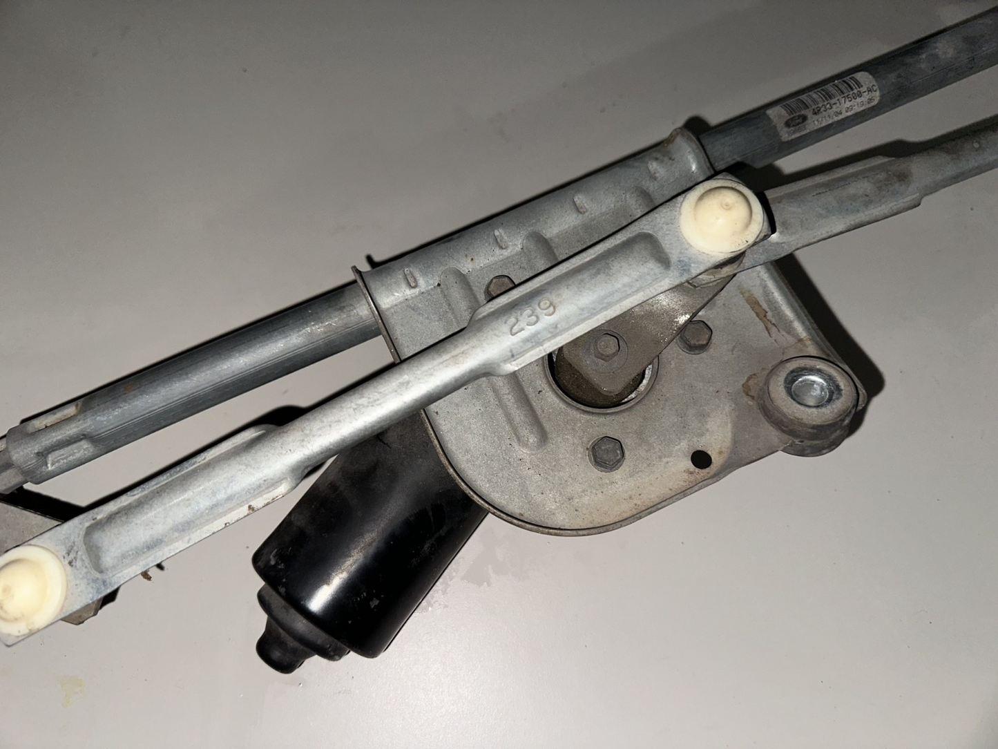 05-07 Ford Mustang Windshield Wiper Motor W/ Linkage OEM In Working Order