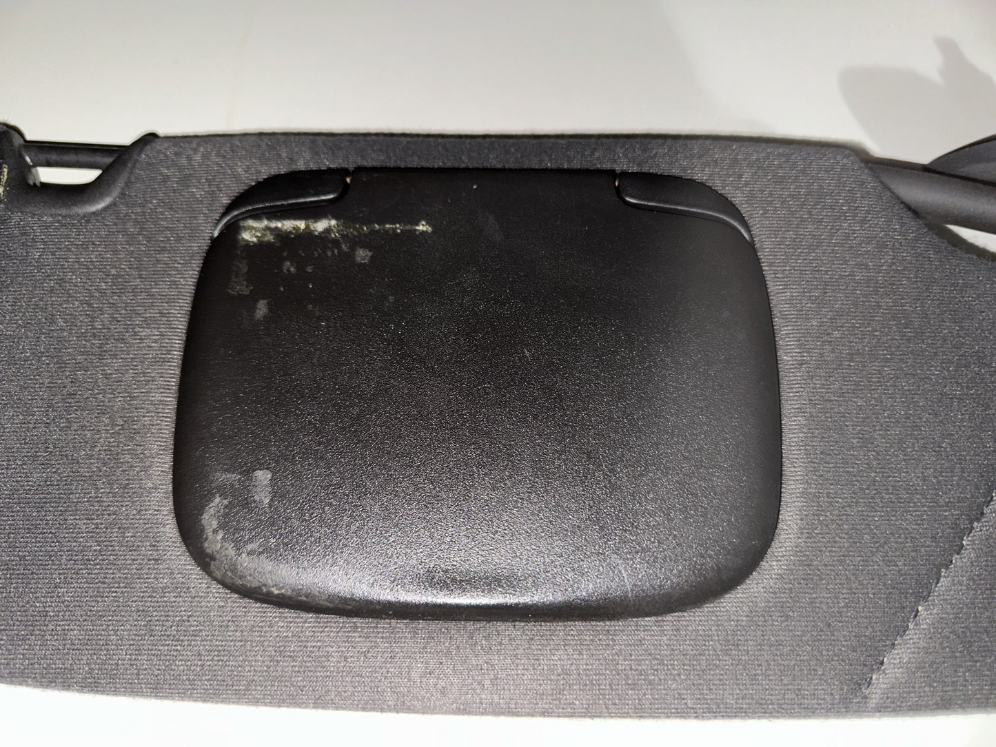 05-09 Ford Mustang Coupe Sun Visor Set Driver Passenger RH LH Black Pair OEM