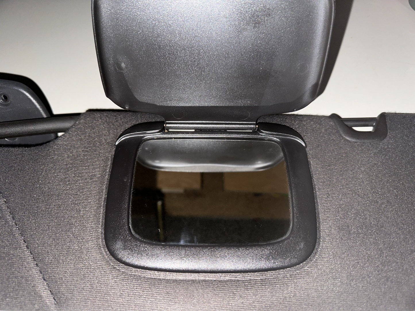05-09 Ford Mustang Coupe Sun Visor Set Driver Passenger RH LH Black Pair OEM