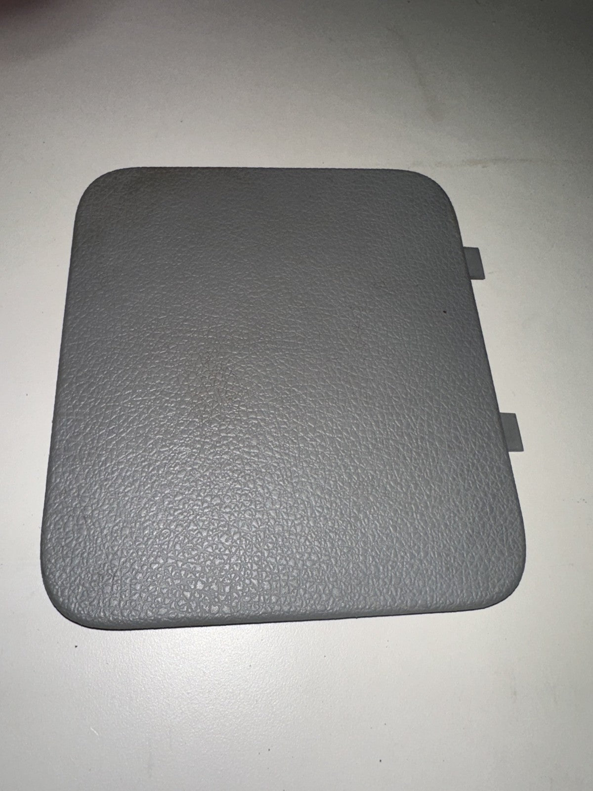 05-09 Ford Mustang Passenger Lower Dove Grey Fuse Box Cover Trim OEM