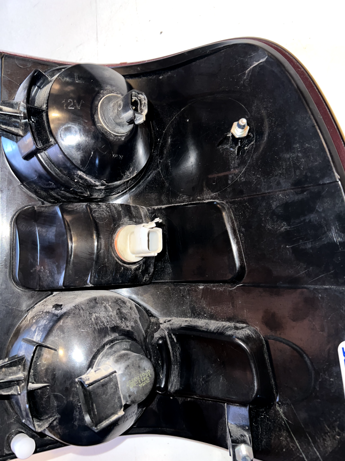 06-10 Ford Explorer Driver Side LH Quarter Mounted Taillight Lamp With Bulbs