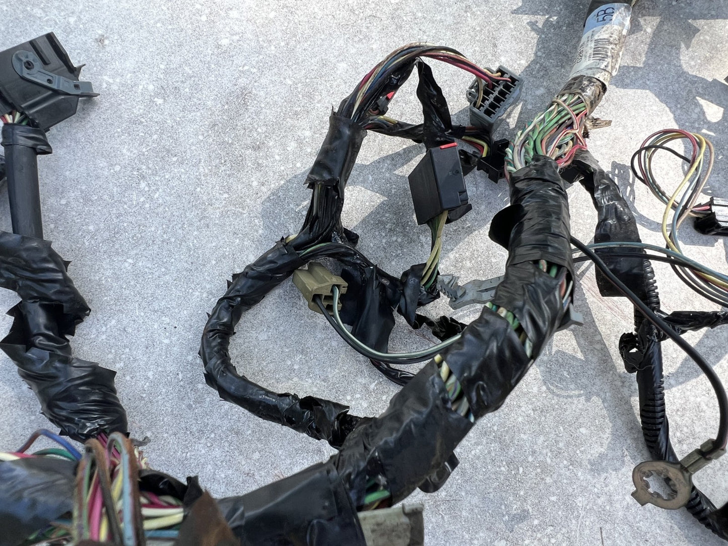 05-06 Ford Mustang Interior Wiring Harness OEM Passenger Side 4R3T-14401-G2818