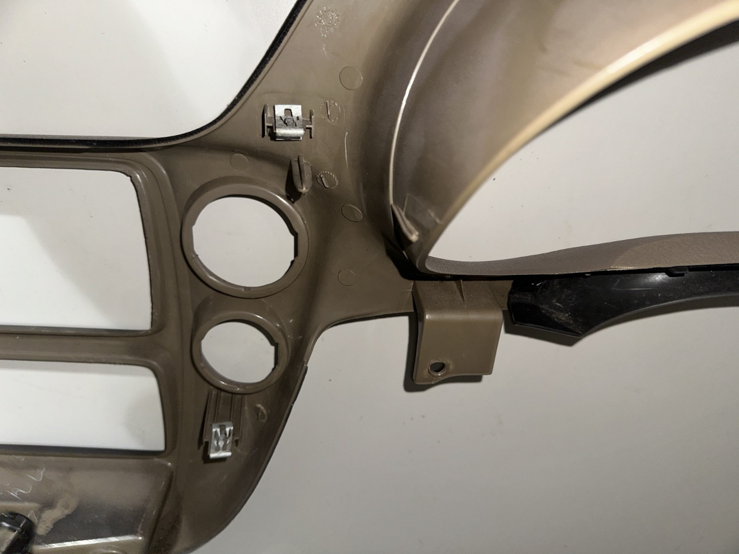 02-09 Chevy Trailblazer Dash Instrument Cluster Gauges Bezel Trim OAK Brown OEM