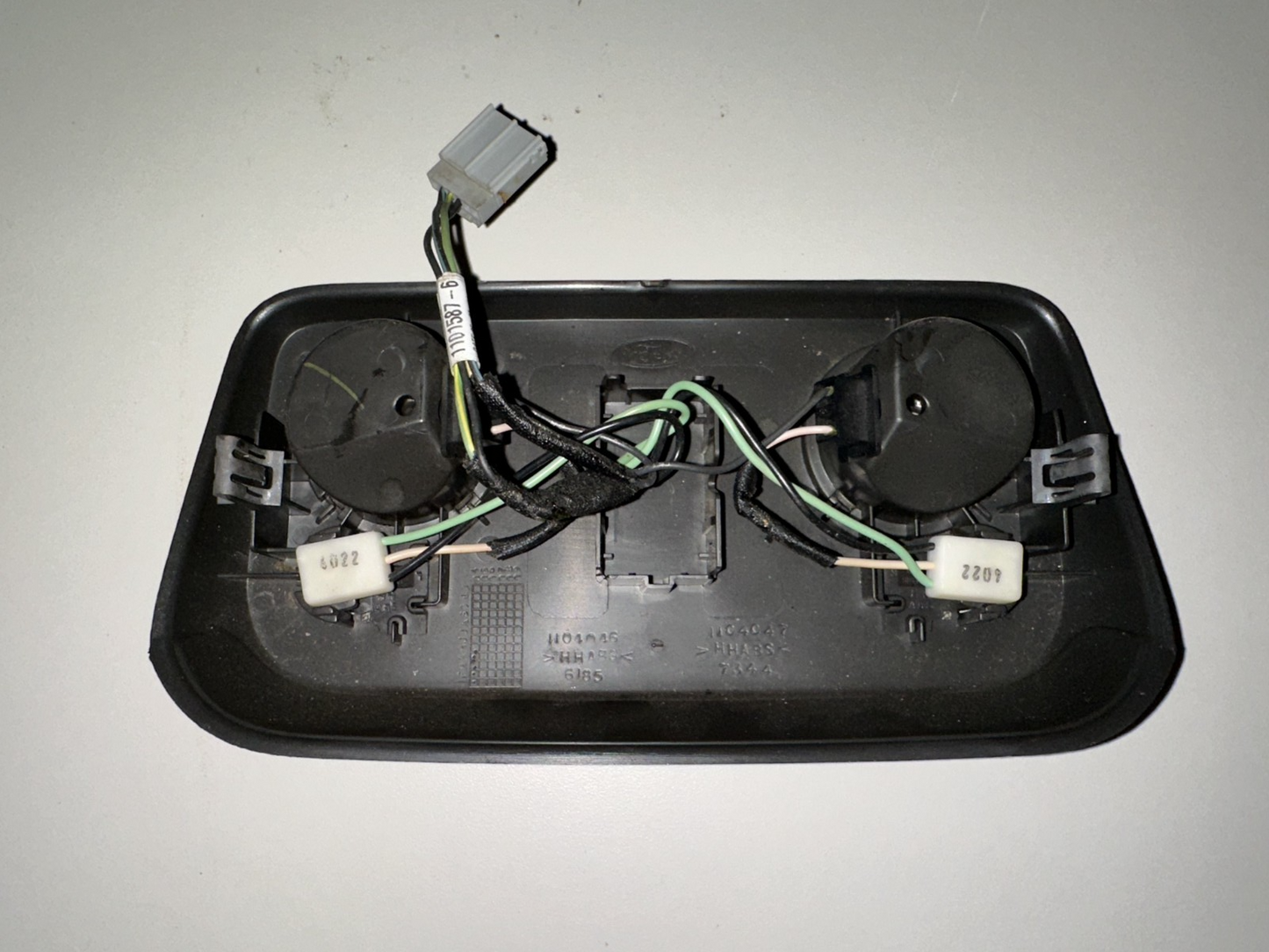 05-09 Ford Mustang Dome Light Housing Black OEM With Wiring And Bulbs