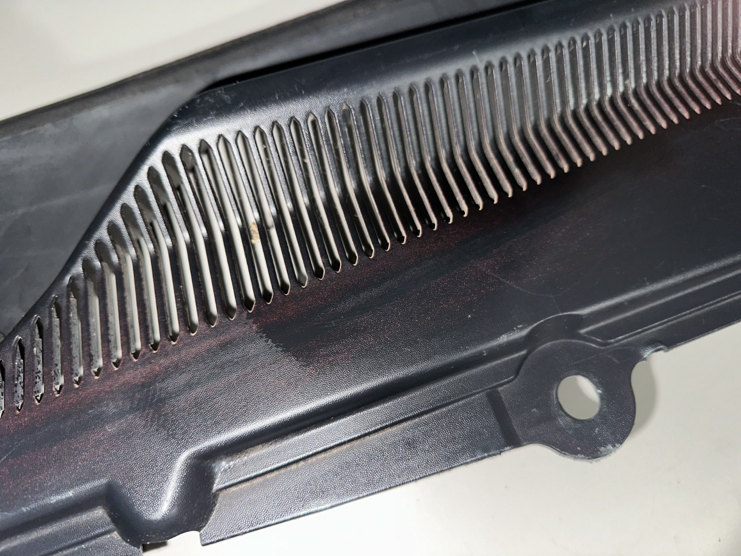 05-09 Ford Mustang LH & RH Driver Passenger Wiper Dash Top Cowl Grille Vent OEM