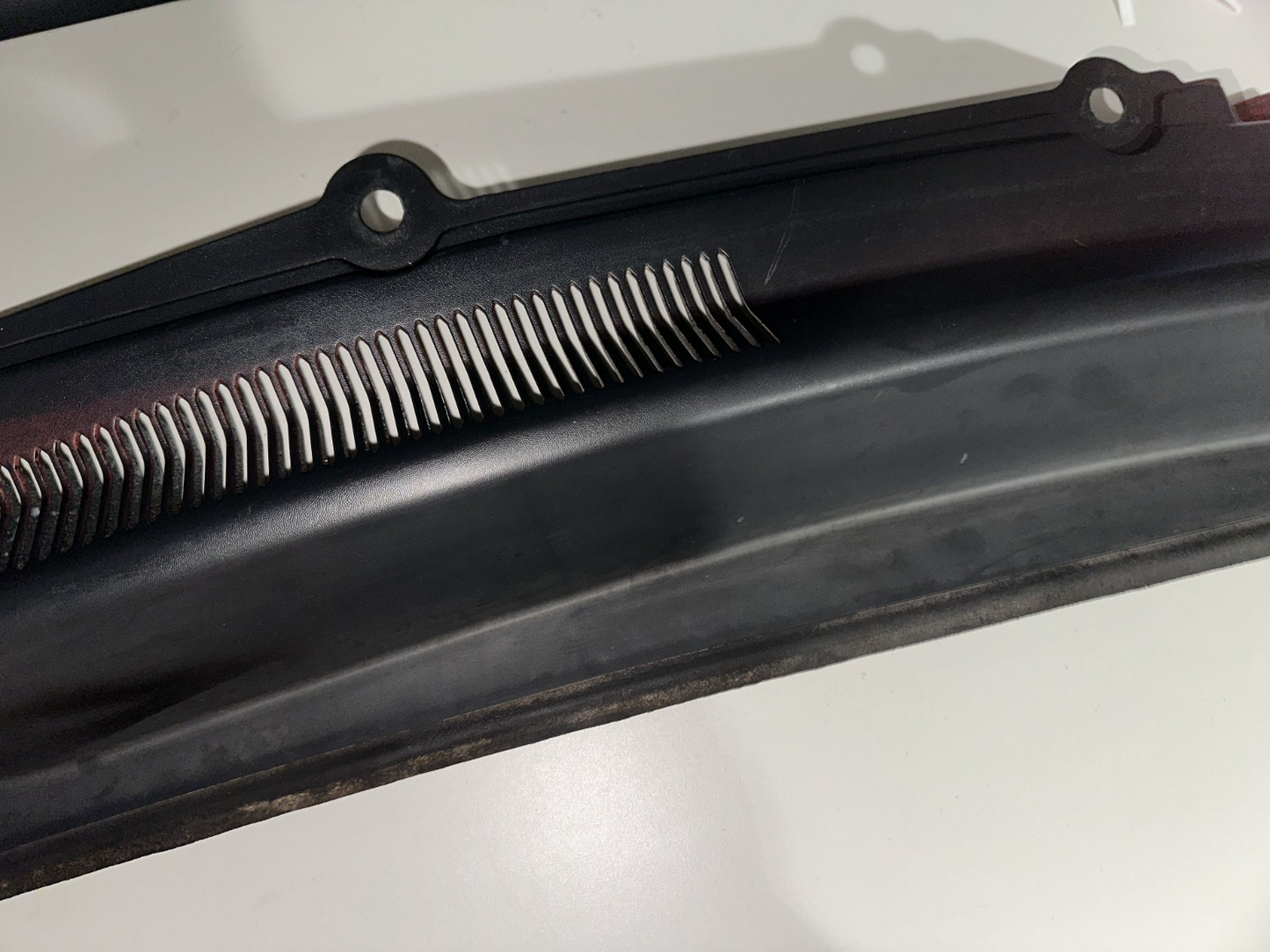 05-09 Ford Mustang LH & RH Driver Passenger Wiper Dash Top Cowl Grille Vent OEM
