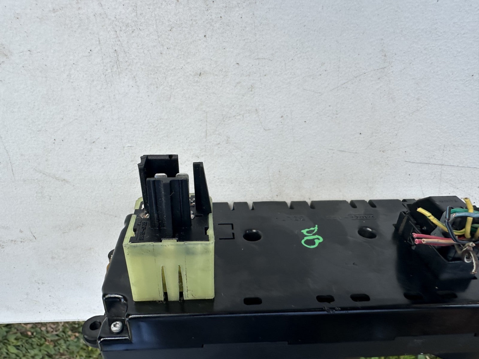 05-09 Ford Mustang 7R33-19980-AA Climate Control Panel Temperature Control OEM