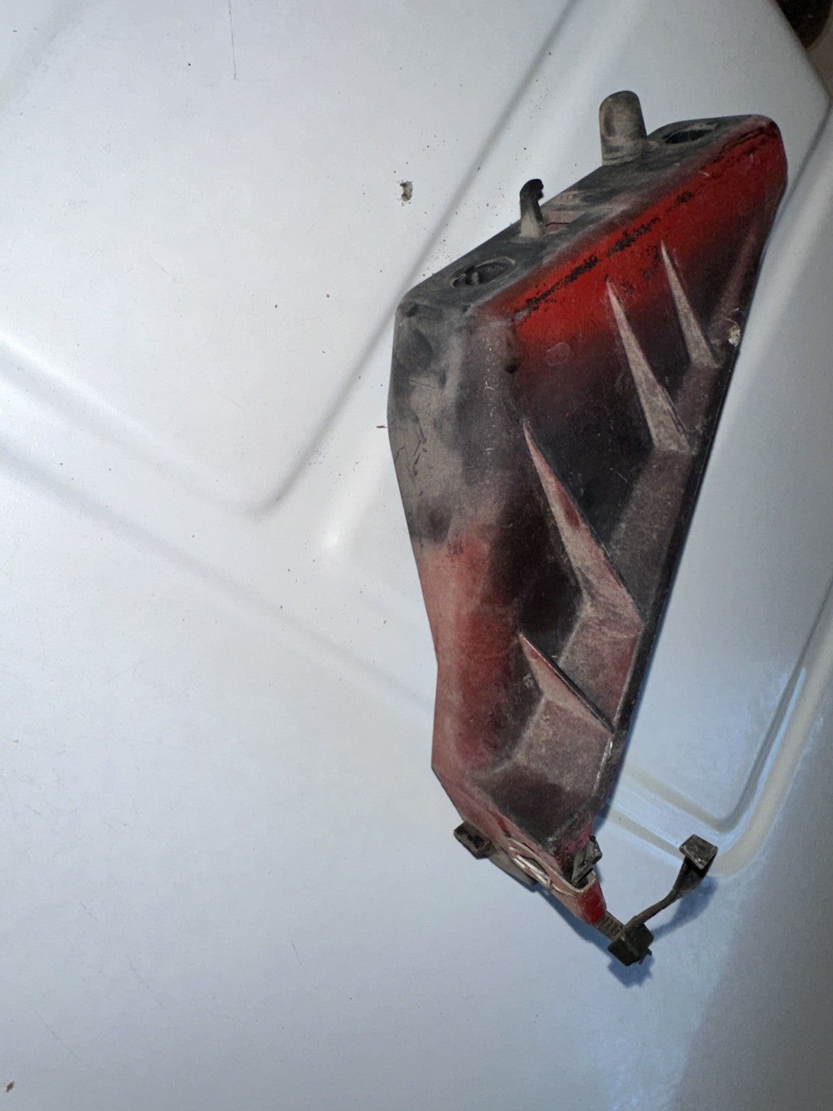 05-09 Ford Mustang Grille Bracket Replacement Pair LH RH Driver Passenger Side