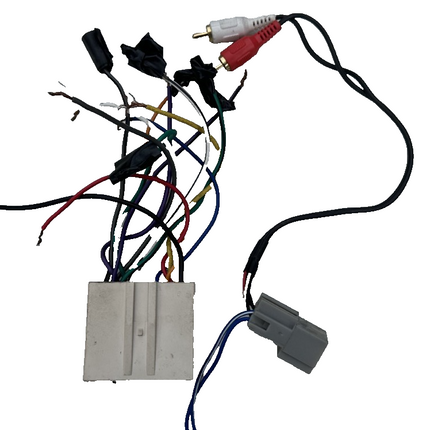 05-09 Ford Mustang Aftermarket Radio Wiring Plug W/ Shaker 500 Adapter