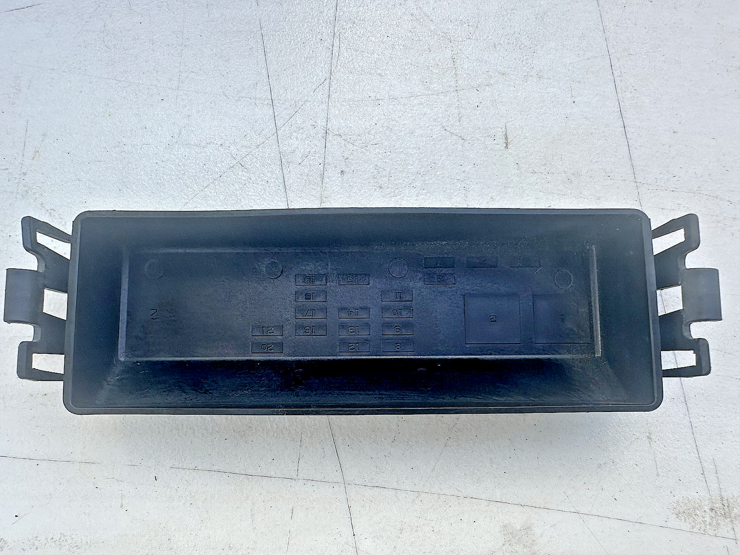 05-09 Ford Mustang BCM Body Control Module Fuse Panel Cover OEM