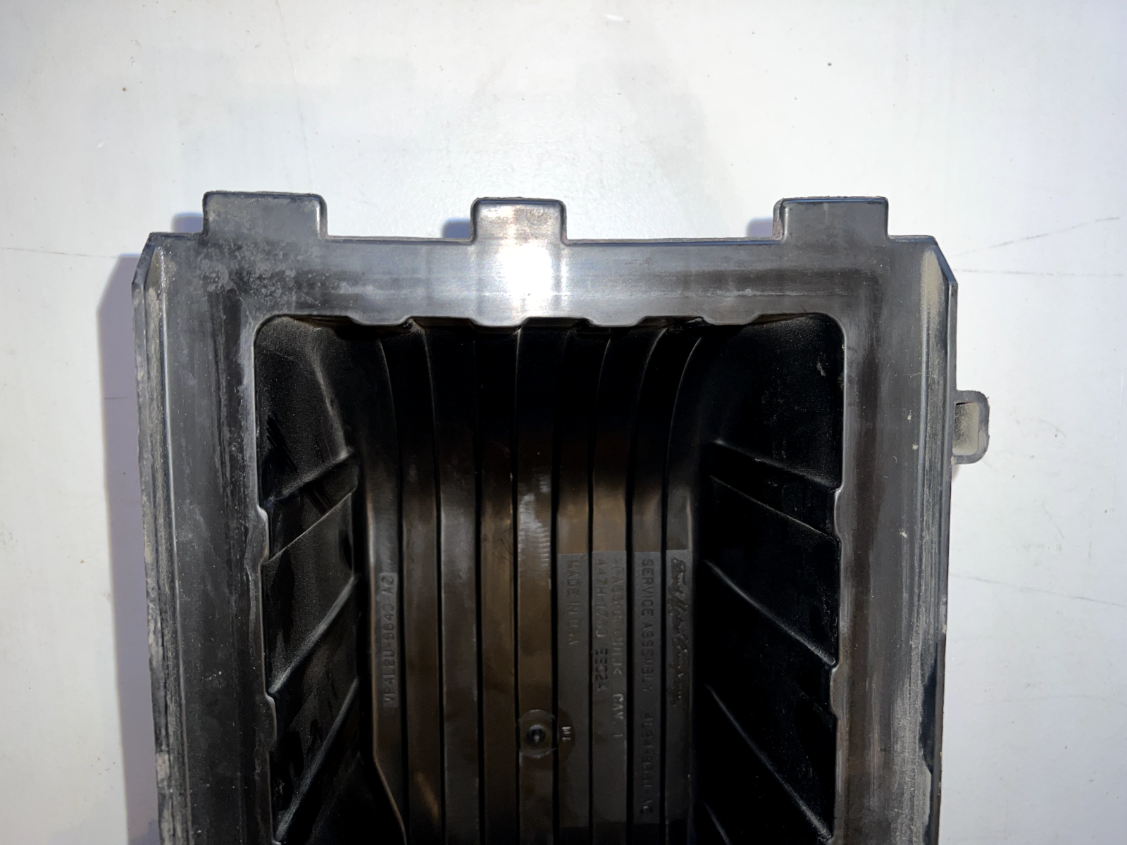 06-10 Ford Explorer 4.0L AirBox Top With Mass Airflow Sensor TOP ONLY OEM