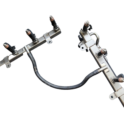 05-07 Ford Mustang 4.6 3V GT OEM Injector Fuel Rail With Sensor & Injectors