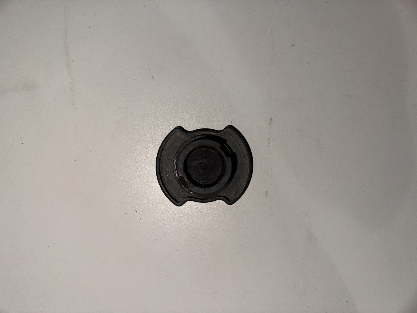 05-09 Ford Mustang Explorer F150 Oil Fill Cap SAE 5W-20 Yellow