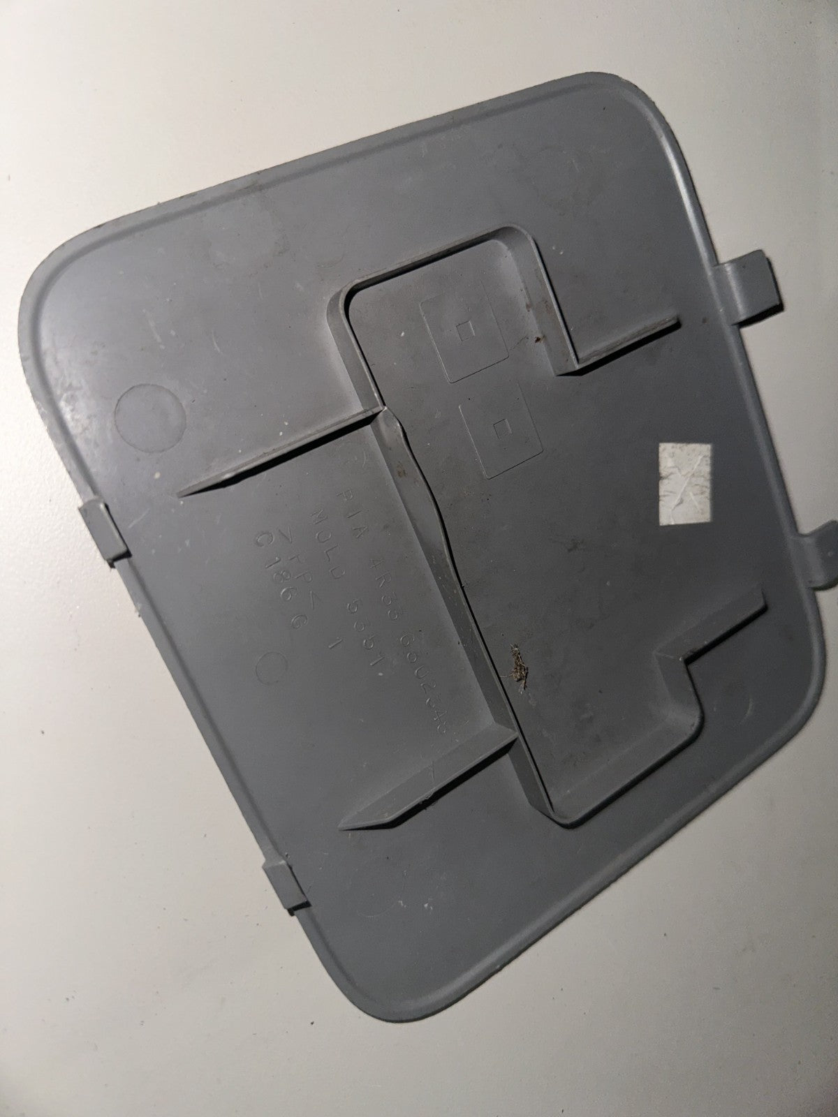 05-09 Ford Mustang Passenger Lower Dove Grey Fuse Box Cover Trim OEM