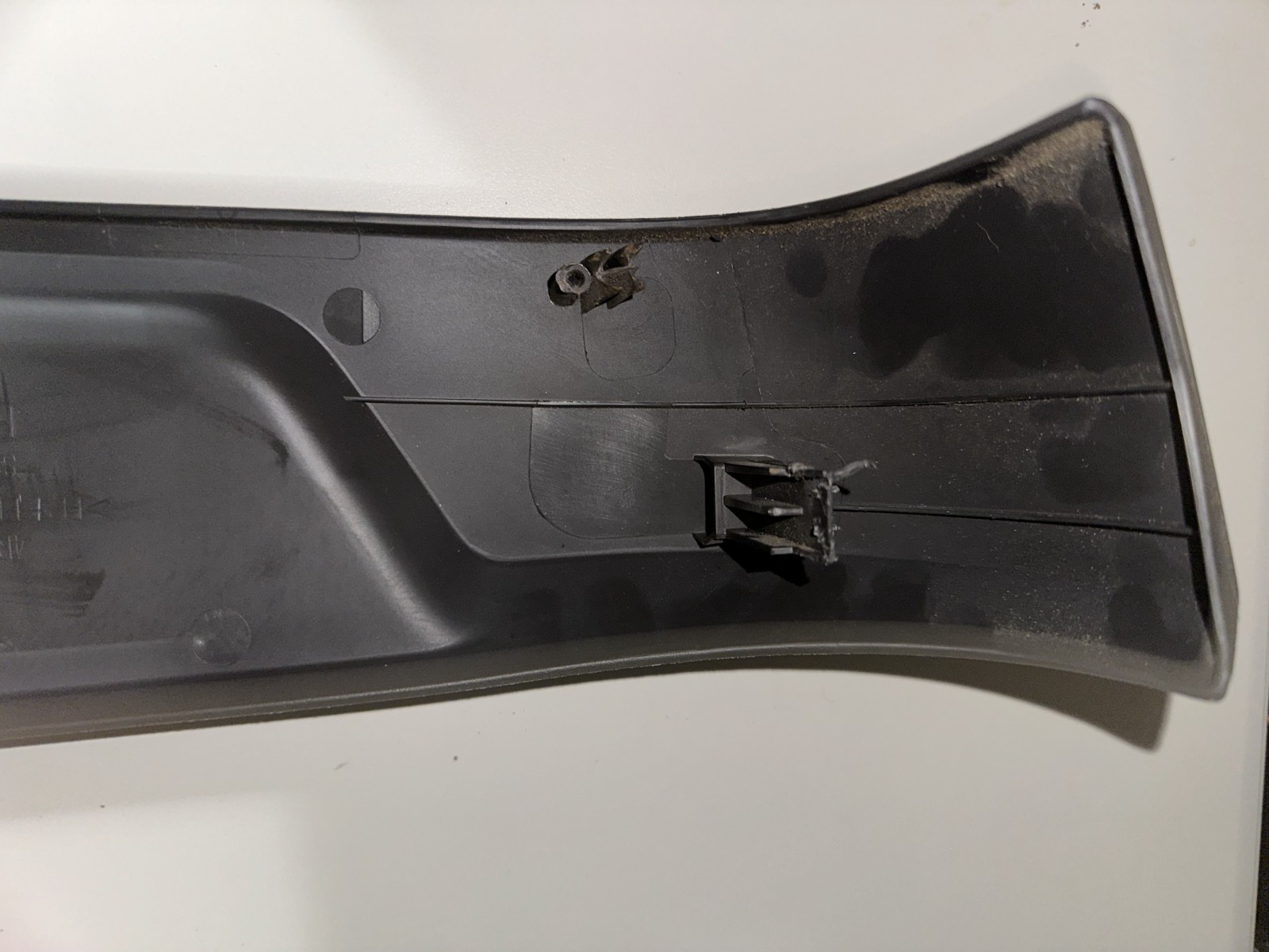 05-08 Ford Mustang Front Passenger Side RH Seat Trim Bezel Panel OEM