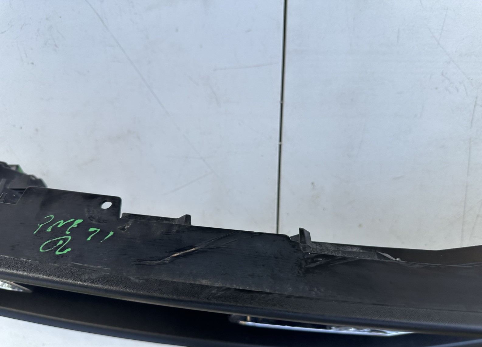 05-09 Ford Mustang Front Upper Grille Pony Package Edition With Fog Lights OEM