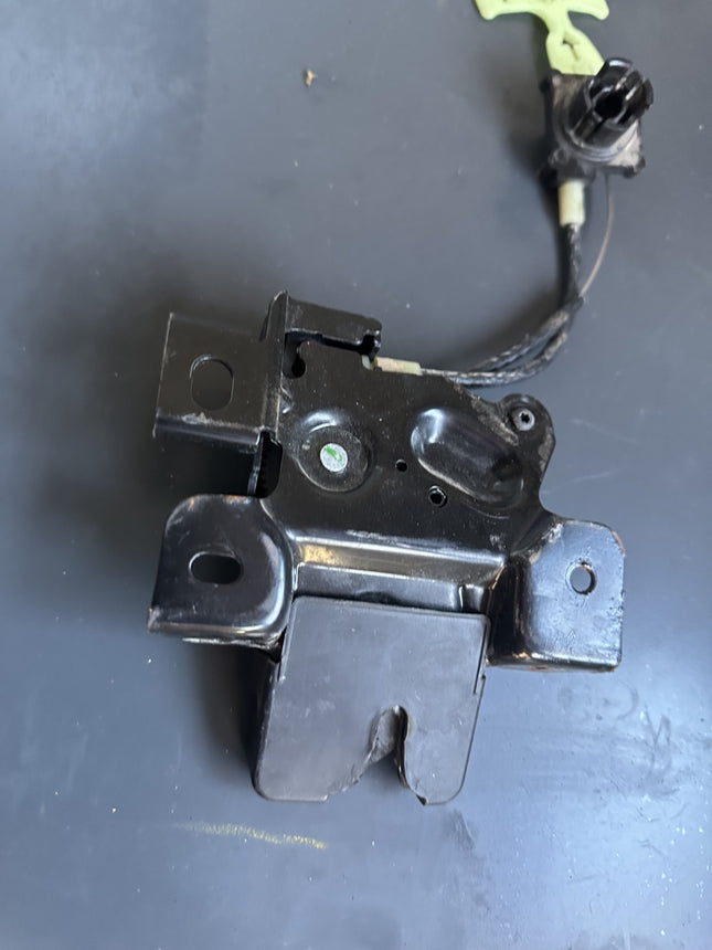 05-09 Ford Mustang Rear Trunk Latch OEM In Working Order
