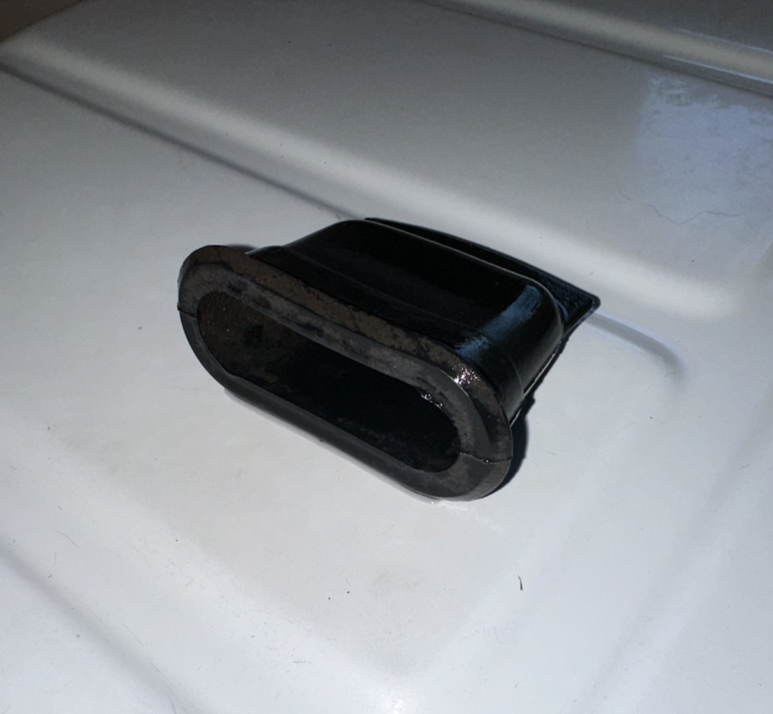 05-19 Ford Mustang Wiper Cowl Drain Tube Water OEM 5R3Z-01523-AA Used