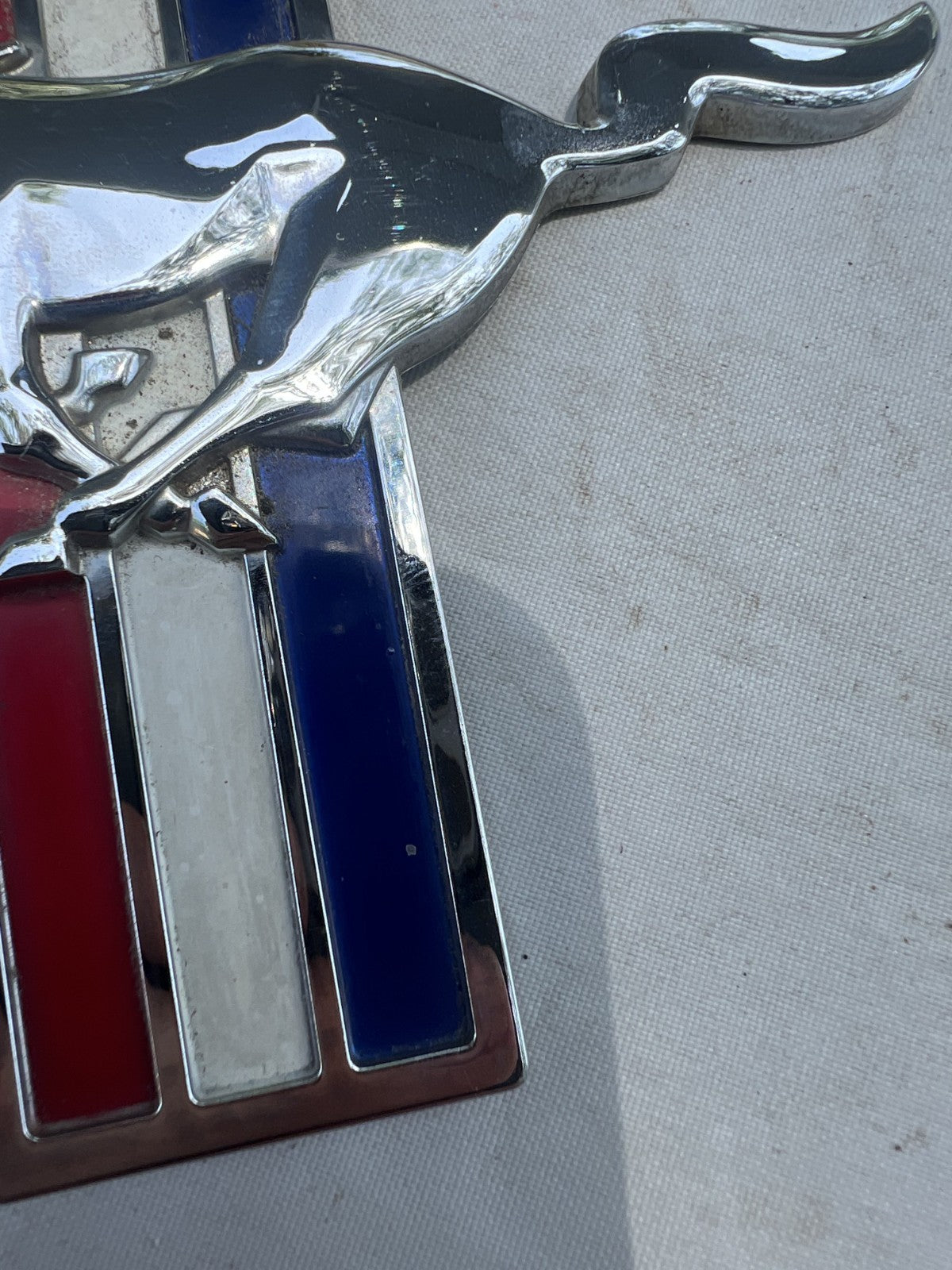 05-09 Ford Mustang V6 Horse Pony Fender Badges Prancing Horse OEM