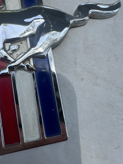 05-09 Ford Mustang V6 Horse Pony Fender Badges Prancing Horse OEM