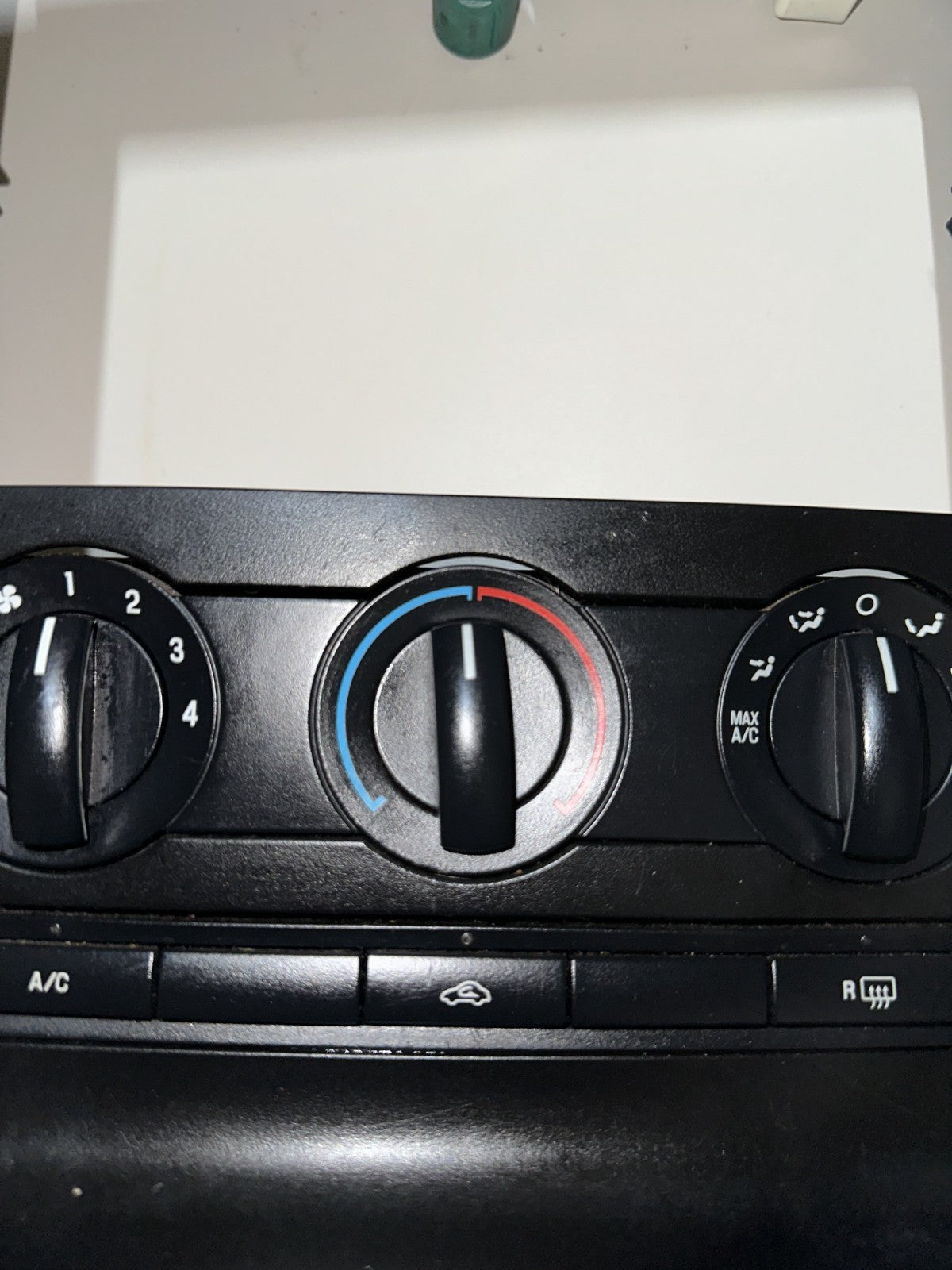 05-09 Mustang Climate Control Panel A/C Heater With Trim Bezel W/ Buttons OEM