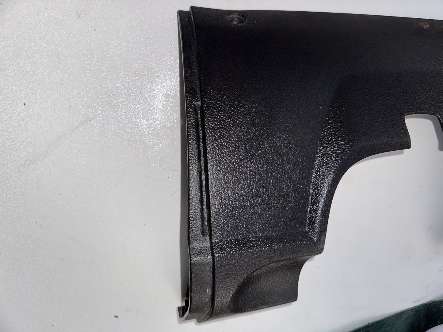 05-09 Ford Mustang Driver Lower Kick Panel Steering Column Cover OEM Black