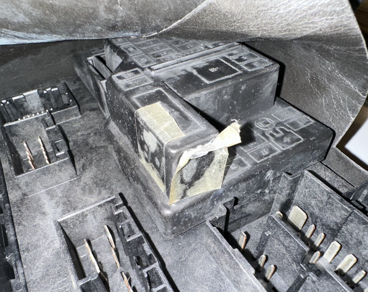 10-14 Ford Mustang Body Control Module A/T V6 BCM Coupe Fuse Panel OEM