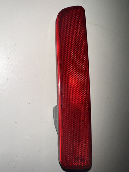 05-09 Ford Mustang Side Marker Light Reflector OEM Red RH Passenger