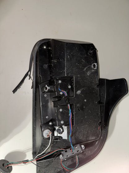 05-09 Ford Mustang LED Tail light With Wiring RH Passenger DAMAGED
