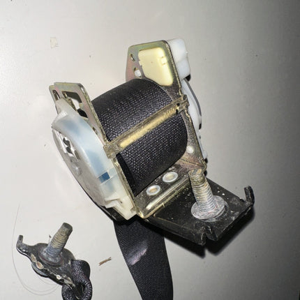 05-09 Ford Mustang Passenger Right RH Rear Seat Seatbelt OEM Black Belt