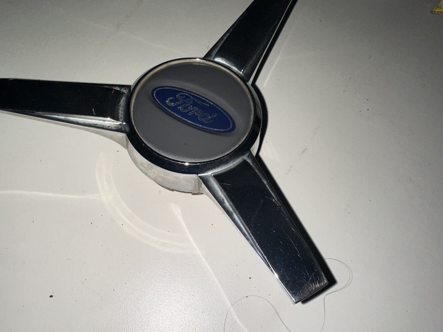 05-09 Ford Mustang 3-bar Spinner Wheel Chrome Center Cap Ford Logo OEM