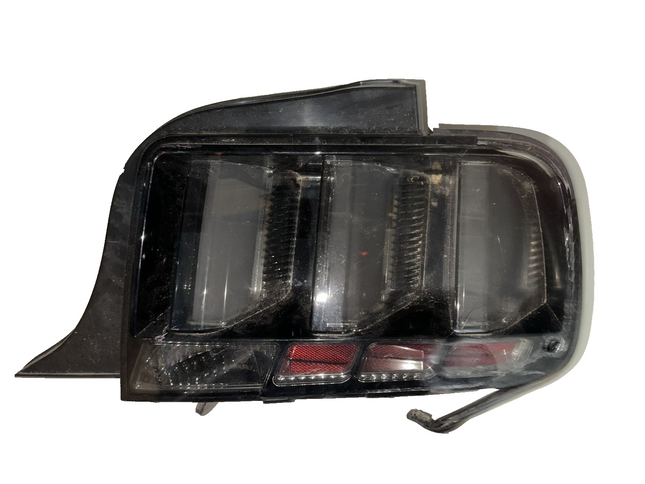 05-09 Ford Mustang LED Tail light With Wiring RH Passenger DAMAGED