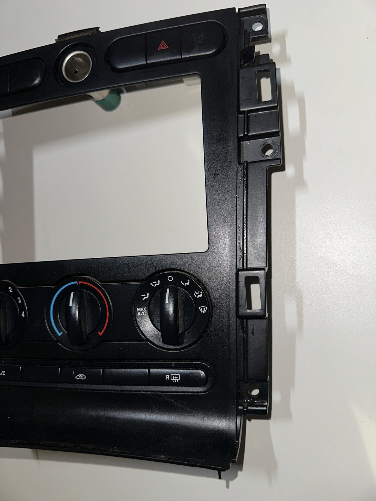 05-09 Mustang Climate Control Panel A/C Heater With Trim Bezel W/ Buttons OEM