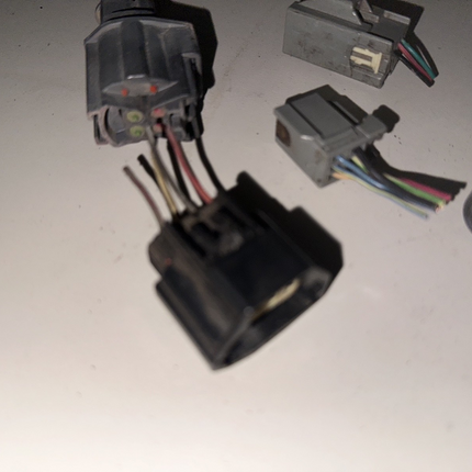 05-06 Ford Mustang Eletrical Connectors Plugs Clips OEM W/ Wires Misc.