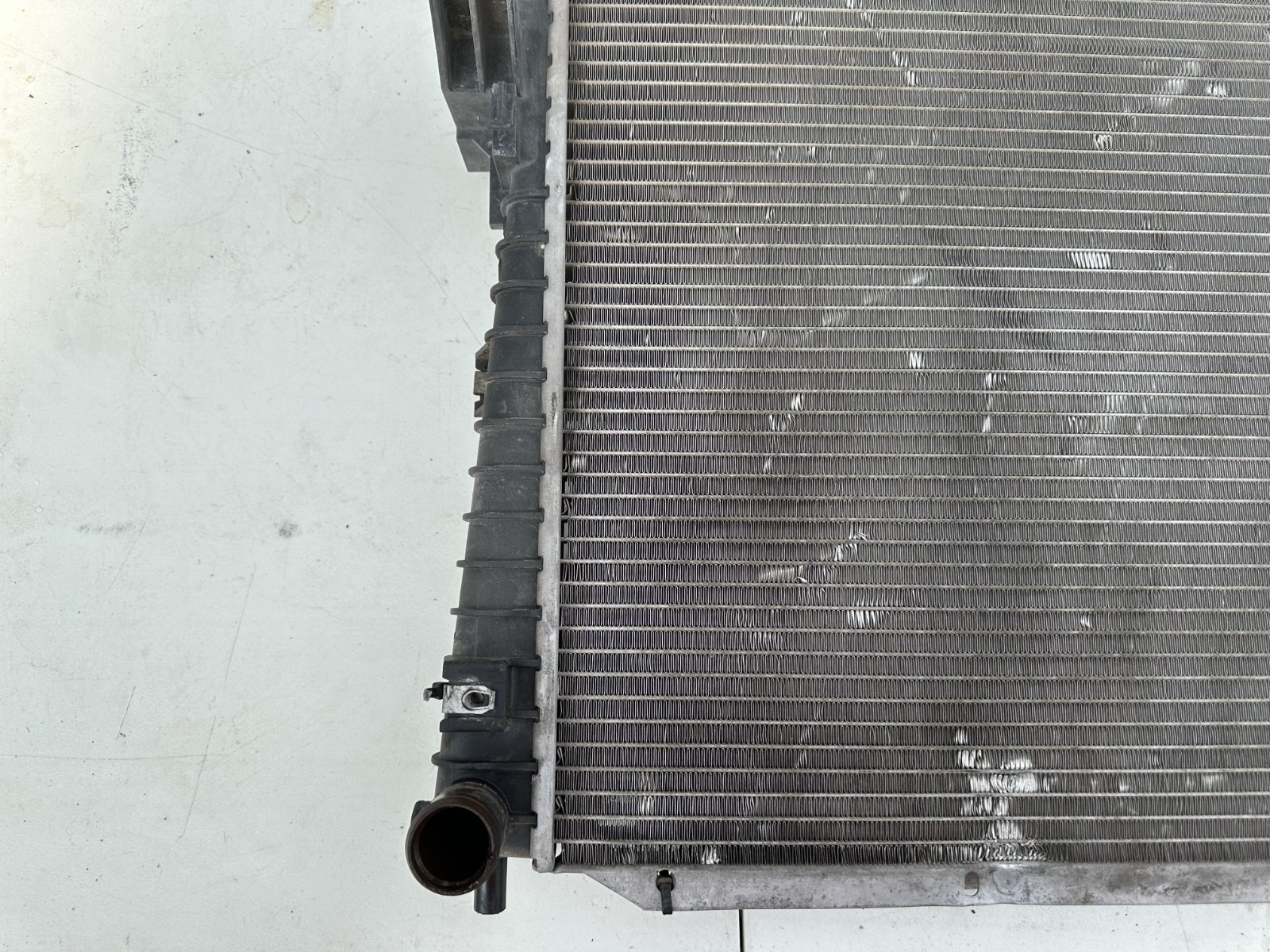 05-10 Ford Mustang V6/GT Radiator OEM In Working Condition