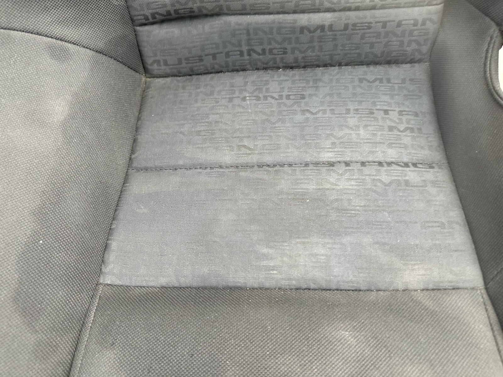 05-09 Ford Mustang Charcoal Black Cloth Rear Seat Complete No Brackets V6 OEM