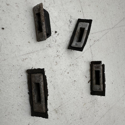 05-14 Ford Mustang Wiper Cowl Clips Retainers Grommets OEM