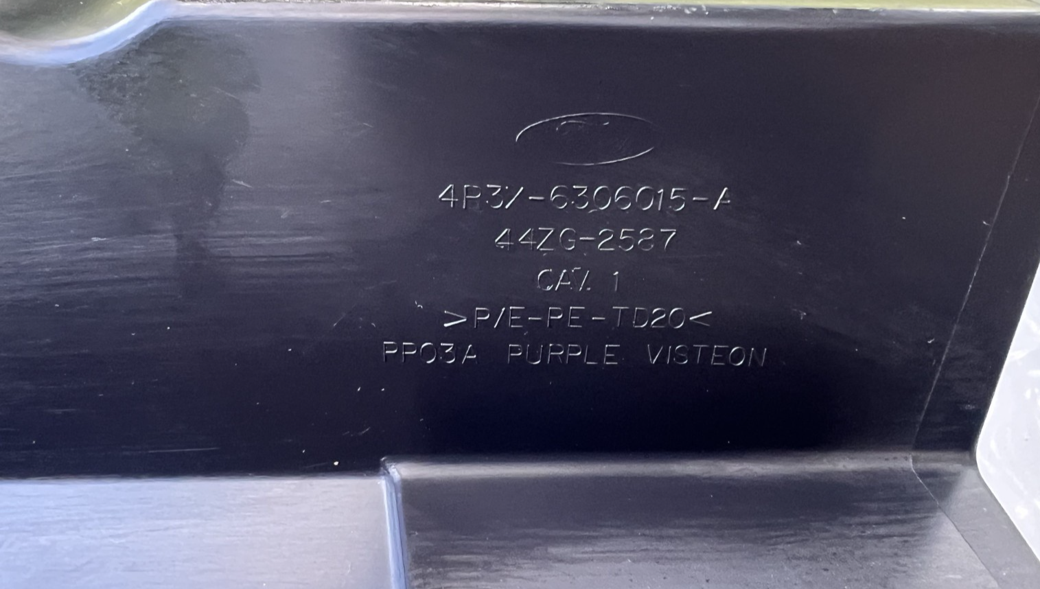 05-09 Ford Mustang Glove Box Charcoal Black OEM