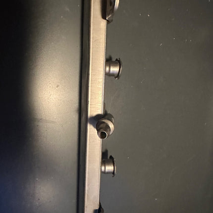 05-07 Ford Mustang 4.6 3V GT OEM Injector Fuel Rail Bare Pair