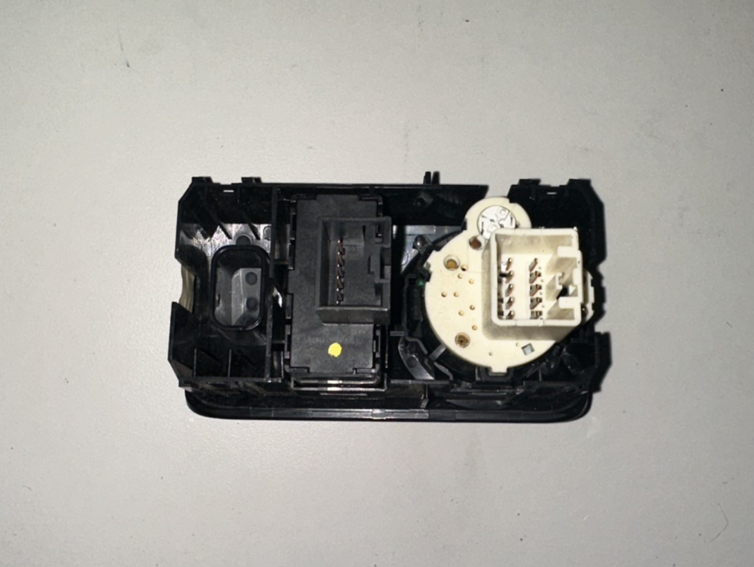 05-09 Ford Mustang Base Headlight Switch NON-Foglight Switch Control OEM