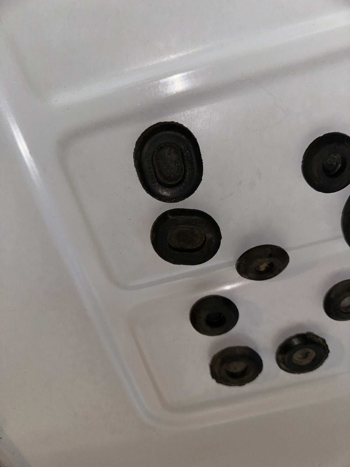 05-09 Ford Mustang Miscellaneous Rubber Grommet Set OEM